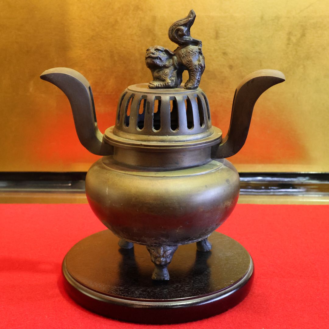 福岡骨董品 獅子装飾付き香炉